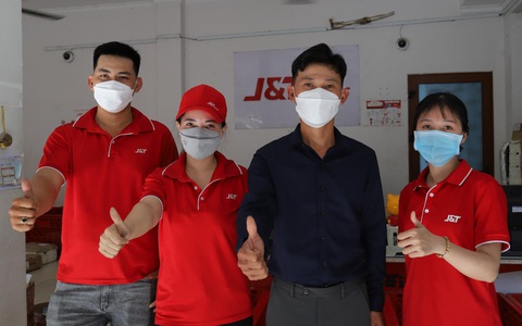 Nhượng quyền bưu cục và câu chuyện của những người trong cuộc