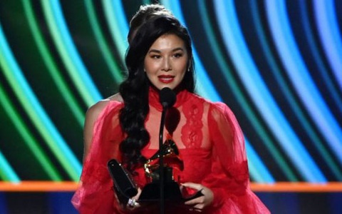 Nữ ca sĩ người Mỹ gốc Việt giành giải Grammy