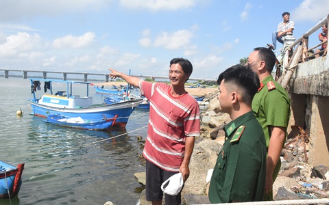 ‘Nghe có người nhảy cầu, tôi quăng chén cơm, nổ máy thuyền đi cứu’