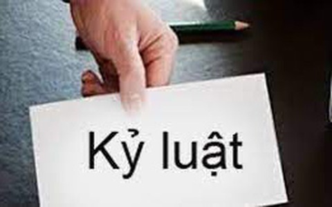 Vợ bị khai trừ Đảng nhưng không khai, chủ tịch huyện bị kỷ luật