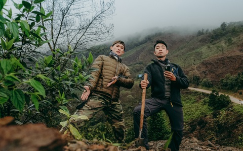 2 chàng trai mang... xẻng du lịch khắp Việt Nam