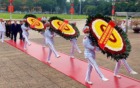 Lãnh đạo Đảng, Nhà nước vào lăng viếng Chủ tịch Hồ Chí Minh