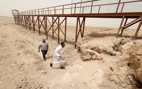 Biến đổi khí hậu khiến hồ rộng 5km vuông ở Iraq thành cái ao nhỏ