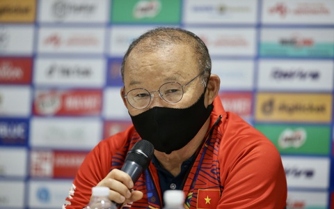 HLV Park Hang Seo: ‘Truyền thông nên giảm nhẹ áp lực cho tân HLV Gong Oh Kyun'