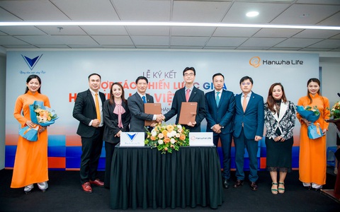Hanwha Life Việt Nam ký kết thỏa thuận hợp tác với VHP