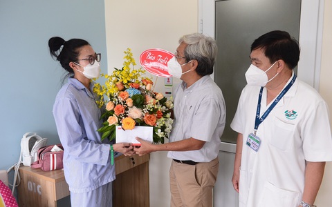 Báo Tuổi Trẻ động viên Tú Chinh trước ca phẫu thuật