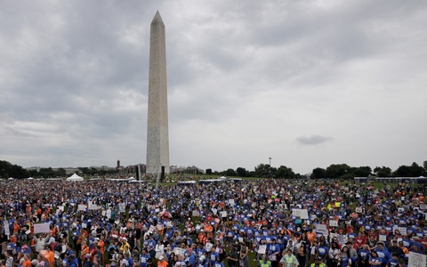 Người Mỹ đổ về Washington kêu gọi ban hành luật hạn chế bạo lực súng đạn