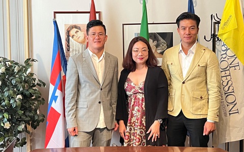 Trưởng đại diện Thương mại Italia Việt Nam dự triển lãm nội thất tại Italia