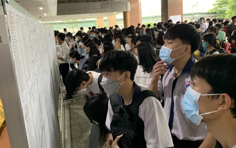 Chiều nay 15-9, nhiều trường công bố điểm chuẩn đại học, mời xem trên Tuổi Trẻ Online