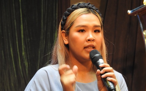 Nữ sinh 21 tuổi làm đạo diễn nhạc kịch tiếng Anh ‘Alice in wonderland’