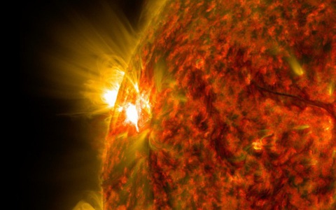 NASA dự báo sai về năng lượng Mặt trời, Trái đất biết tránh 'đường' nào?