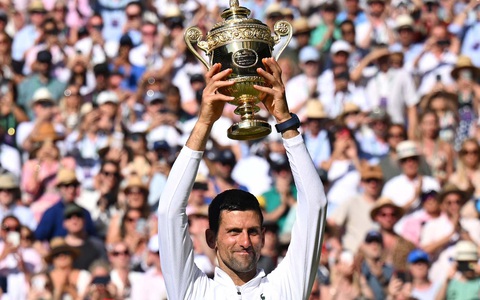 Djokovic thoát 'cuộc khủng hoảng thứ 2'