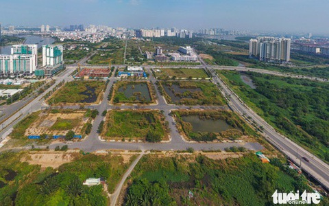 Chủ tịch Phan Văn Mãi nói 'sẽ tính toán lô đất nào đấu giá, lô đất nào cần dừng'
