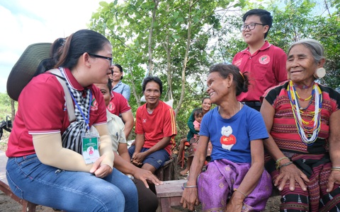 'Được gặp người Việt Nam ở đây, chúng tôi rất vui'
