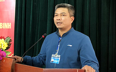 Chủ tịch xã 'cắt xén' tiền chống dịch đi chúc Tết, làm 'phong bì' tiếp khách