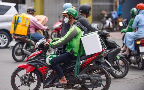Yêu cầu Grab minh bạch thu phí sau khi dừng thu 'phụ phí nắng nóng'