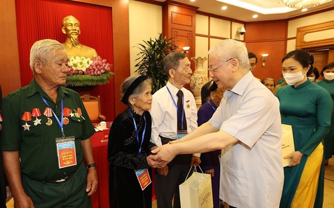 Tổng bí thư Nguyễn Phú Trọng gặp mặt các đại biểu người có công tiêu biểu toàn quốc