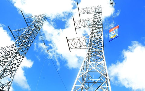 Đường dây 500kV mạch 3 đóng điện thông tuyến, thêm rộng cửa cung ứng điện miền Nam
