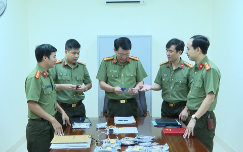 Bắt vụ mua bán thiết bị gian lận thi cử sát ngày thi tốt nghiệp THPT