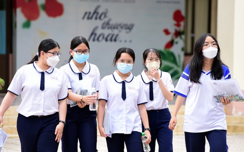 'Có năm chị em qua thi tốt nghiệp THPT, tôi đồng ý nên xét tốt nghiệp'