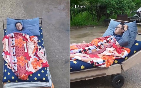 Người đàn ông thiết kế giường tự động cho người ngủ nướng