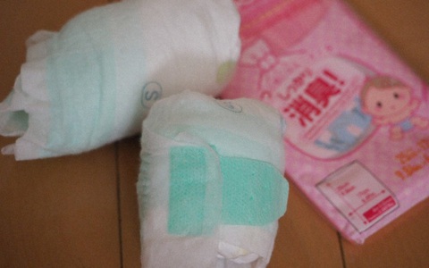 Nhà trẻ yêu cầu mang tã bẩn về nhà, phụ huynh bực mình nhưng 'không dám làm căng'