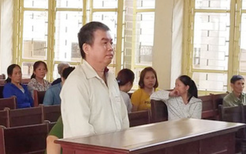 Người 3 lần bị tuyên tử hình vì giết mẹ tiếp tục kêu oan tại tòa