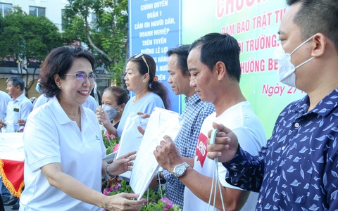 Đường Lê Lợi rào chắn suốt 8 năm: Lãnh đạo Q.1 cảm ơn, người dân 'ưng cái bụng'