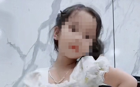 Chơi 'dao' TikTok, có ngày đứt tay?: 'Thức ăn nhanh' tàn phá tinh thần!