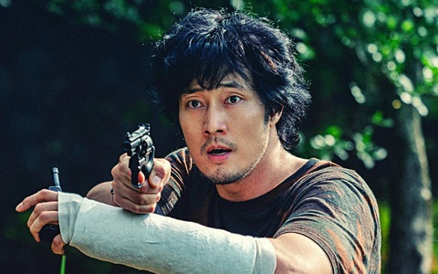 Ngỡ ngàng với ngoại hình 'xập xệ như ông chú' của So Ji Sub