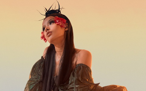 Cười đắc chí với thông điệp của nữ nghệ sĩ Việt đầu tiên thuộc Sony Music Entertainment