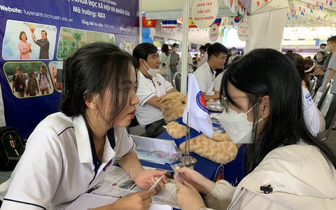 5,2 tỉ đồng hỗ trợ sinh viên 9 ngành khoa học cơ bản, ngôn ngữ