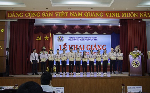 Đăng ký nguyện vọng học các ngành 'hot' tại Trường Đại học Giao thông Vận tải