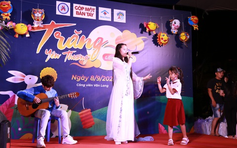Bella Vũ Huyền Diệu hóa thân thành chị Hằng hát 'Thằng Cuội'