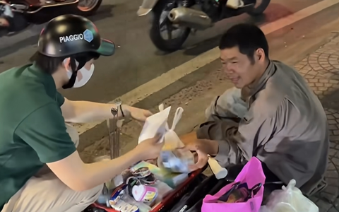 Tiếp nối chuỗi video ý nghĩa trên TikTok, Tun Phạm gửi tặng 'niềm vui' mùa Trung thu