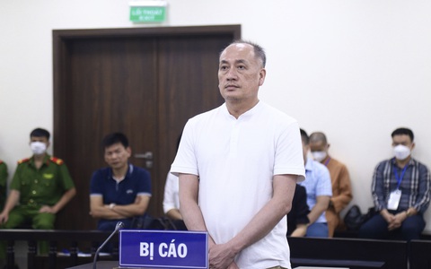 2 cựu cán bộ C03 nhận 3,7 triệu USD 'chạy án' bị đề nghị từ 6-10 năm tù
