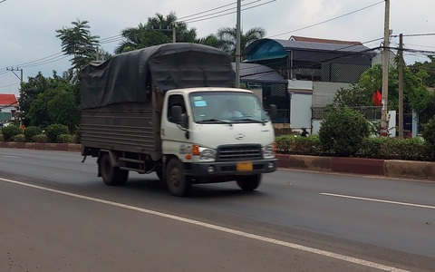 Hàng loạt xe vi phạm tốc độ nhiều lần bị tước phù hiệu ở Bình Phước