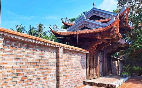 Tường gạch mộc ở di tích quốc gia chùa Kim Liên bất ngờ bị đập bỏ