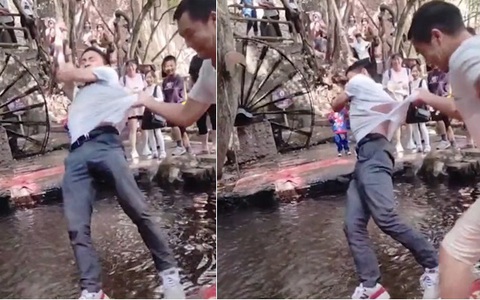 Màn đu dây ngã xuống hồ