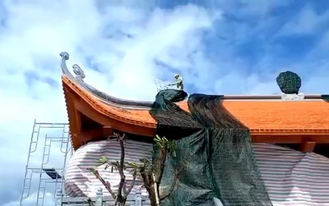 Vụ đền thờ xây không phép: Tháo dỡ chi tiết 'giống thờ tự'