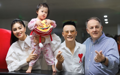 Vũ Thu Phương, Hoàng Bách góp sức giúp bệnh nhi tim bẩm sinh có cuộc đời mới