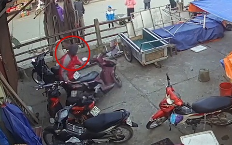Khách khóc thét vì gửi xe khóa cổ gặp phải anh nhân viên chu đáo