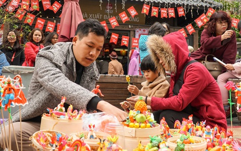 Ứng xử sao với câu 'tra hỏi' lấy chồng chưa, lương bao nhiêu ngày Tết?