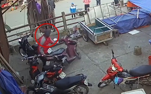 Video hài nhất tuần qua: Nhận trái đắng vì đổ xe ngang ngược còn khóa cổ