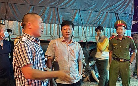 Khởi tố tài xế lao xe khách vào cảnh sát giao thông tại Bình Định