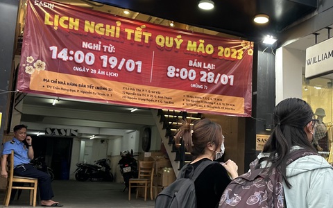 Nhiều nơi bắt đầu nghỉ Tết, tạm ngưng buôn bán và cung cấp dịch vụ