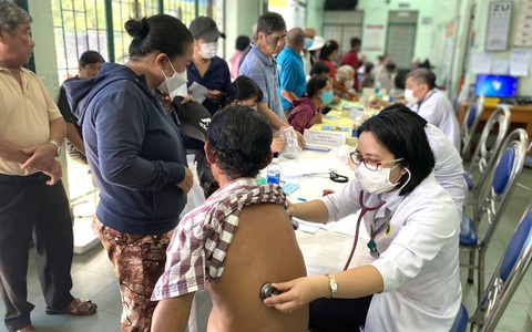 'Lần đầu tiên tôi được khám sức khỏe miễn phí, mừng quá'