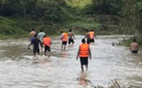 Đi xe máy qua ngầm tràn, người đàn ông ở Gia Lai bị lũ cuốn chết
