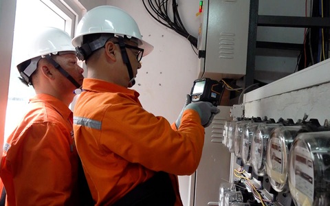 EVNHCMC Đảm bảo an toàn điện trong các khu nhà trọ, nhà cao tầng