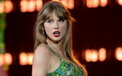 Đạo diễn lừng danh Christopher Nolan dành nhiều lời tôn vinh cho Taylor Swift